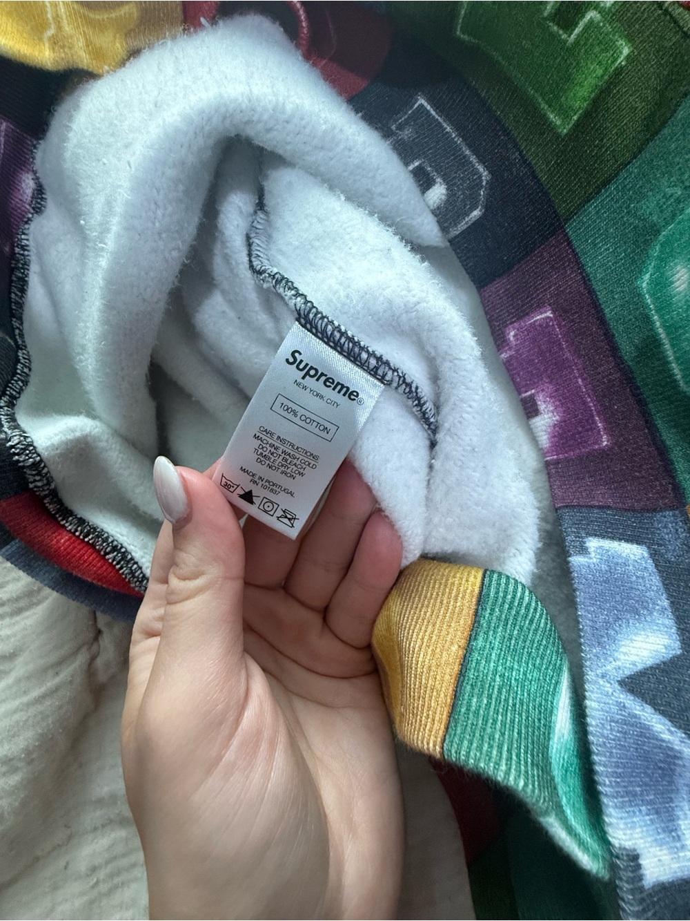 Supreme Hoodie - Picture 3 of 4
